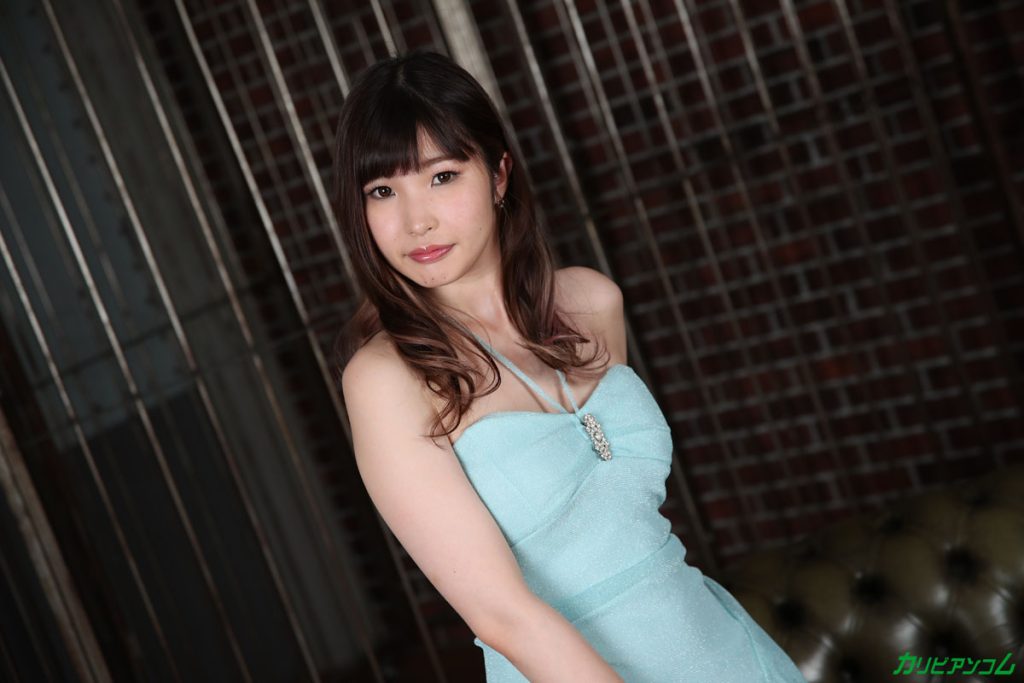 羽田サラが唇を震わせながら快感に耐える序盤シーン。緊張と期待が混ざった瞳が印象的で、これから始まる長い絶頂を予感させる。