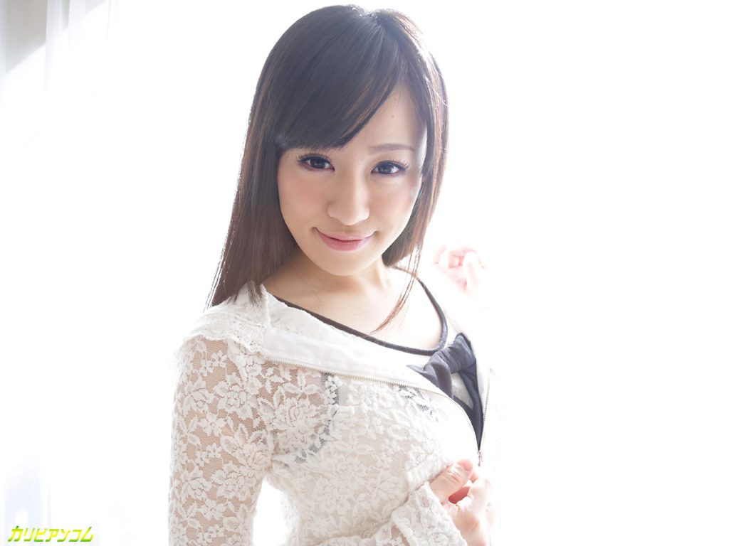 京野結衣 真剣な表情でカメラを見つめる演技シーン。11年以上経っても人気が衰えない理由が伝わる一枚。