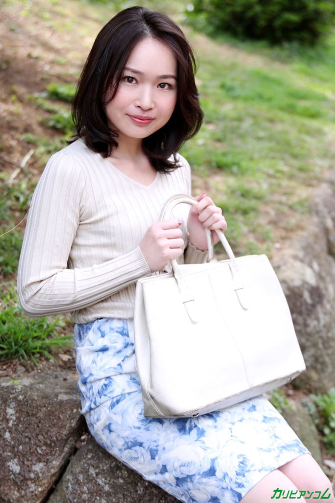 鈴木里奈がホテルで火照る表情を見せるシーン【カリビアンコム】