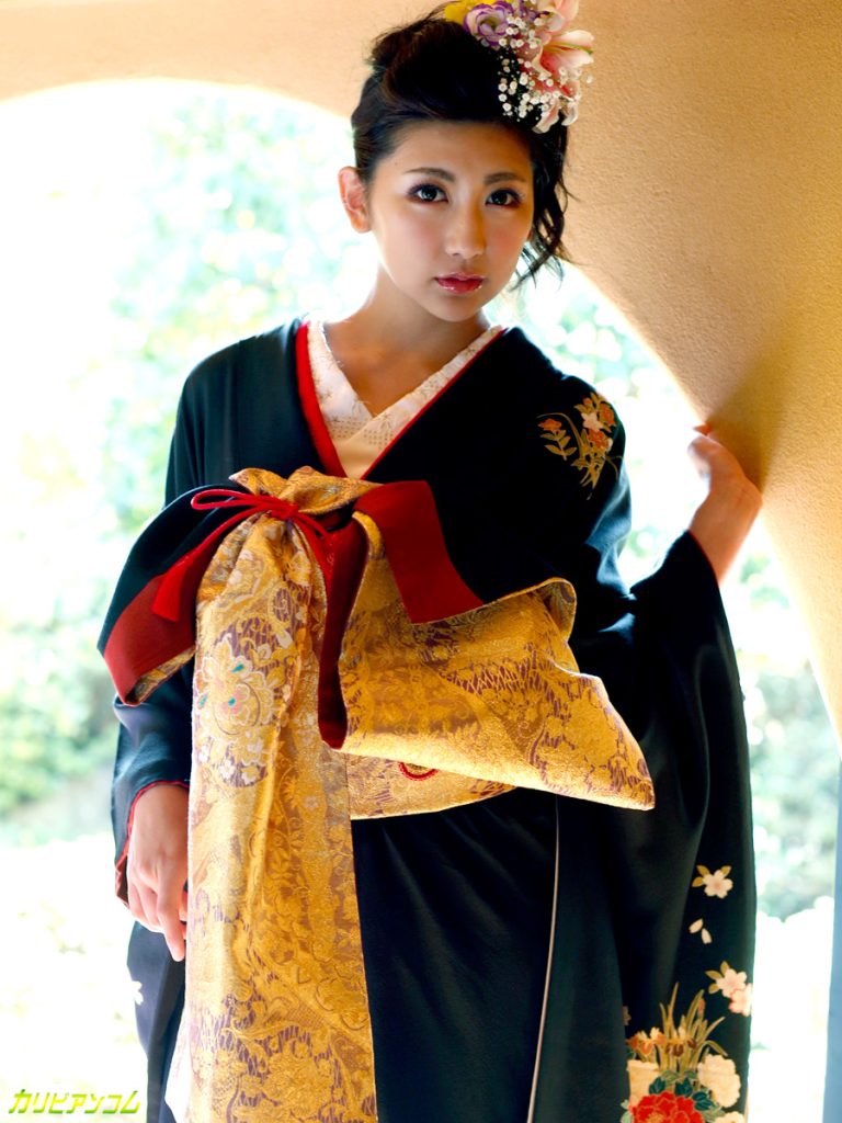 今年の漢字は肉ヒダの輪で着物姿を披露する白鳥ゆなのカリビアンコム作品レビュー用画像