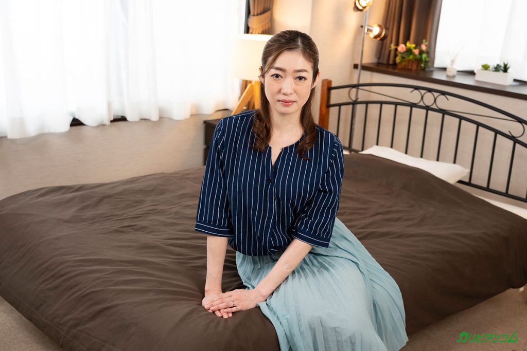 江波りゅう カリビアンコム ネトラレ 兄嫁が昼寝中に義弟に盗撮されるシーン