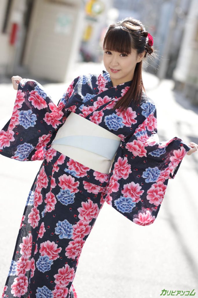 夏の想い出 Vol.12 逢沢はる 浴衣デートで微笑む可愛い彼女のアップ画像
