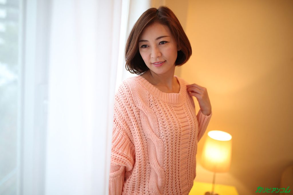 HITOMI カリビアンコム｜近所のおじさんに胸元を見られて赤面する刺激的な日常エロシーン