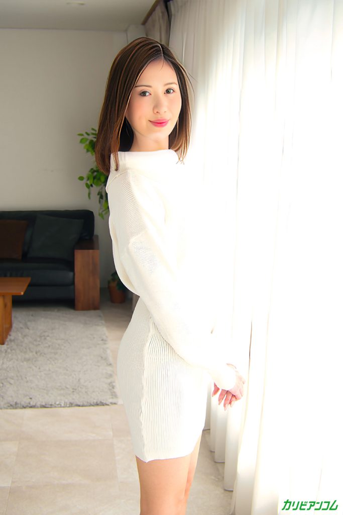 新城由衣の白ニットワンピ姿が印象的なカリビアンコム作品レビュー画像