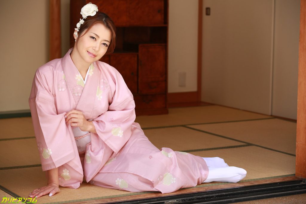     和の雰囲気と美熟女の色気が楽しめる北条麻妃ちゃん作品の紹介画像